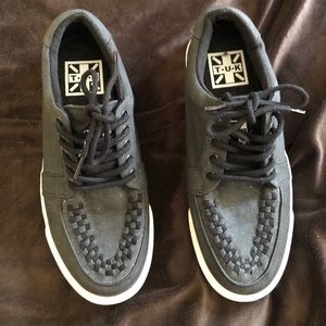 BOGO🦋T.U.K TUK creeped style sneaker🦋